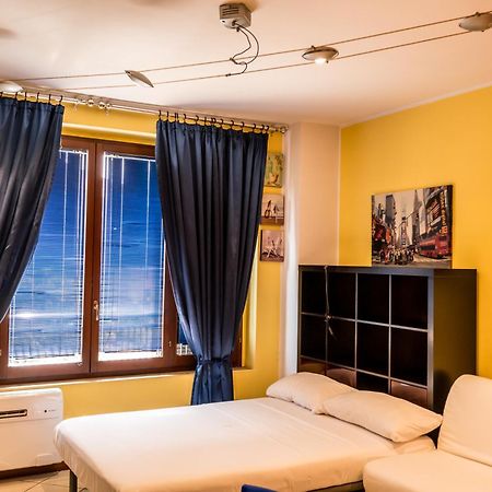 Cozy Suite Rogoredo Apartment Next To The Metro And Train Station มิลาน ภายนอก รูปภาพ