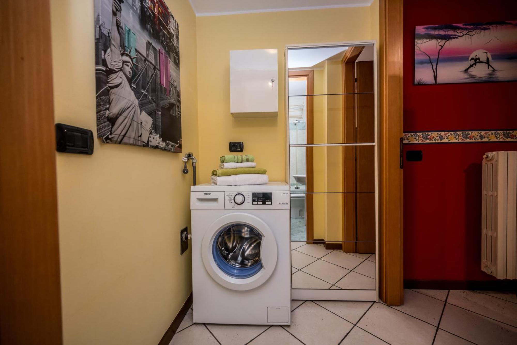 Cozy Suite Rogoredo Apartment Next To The Metro And Train Station มิลาน ภายนอก รูปภาพ